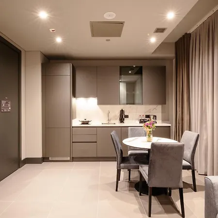 Отель Bomonti Arjaan By Rotana