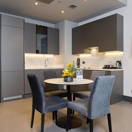 Отель Bomonti Arjaan By Rotana