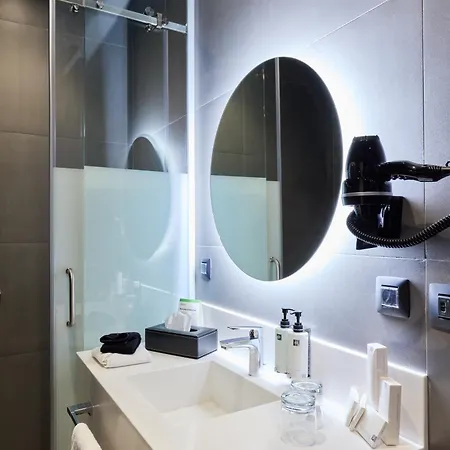 Отель Bomonti Arjaan By Rotana 5*